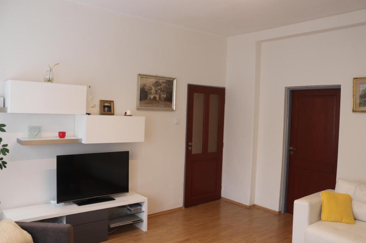 Apartman 825 亚希莫夫 外观 照片